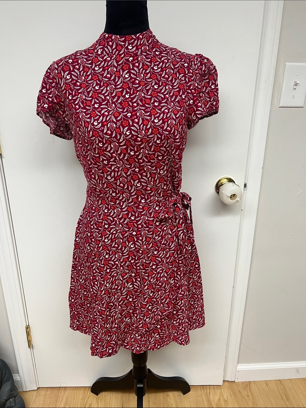 miami Red & White Leaf-Print Short-Sleeve Tie-Waist Mini Dress